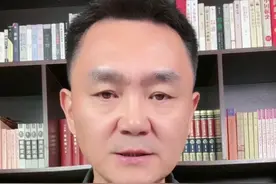 环卫工高温下4小时翻8吨垃圾找回手表，城市宣传背后，他们的名字却无人问津。工具化劳动，还是人性化关怀？@赵志疆  #环卫工 #山西大同 #高温下4小时翻8吨垃圾找儿童手表到底值不值得  （编辑：吴姝霖 张研（实习））