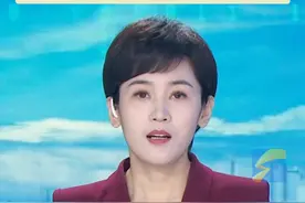 6月11日，广西桂林，高考后女生独自挑扁担行李回家，肩膀扛起的不仅是行囊更是希望，班主任：她很有实干精神，说什么就做什么。#高考后 #挑扁担 #行囊