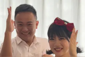 二胎的孕妇照，给你们看看！在家也能拍出大片的感觉。 感谢老公给我安排的孕妇照，一胎的时候都没拍，二胎圆梦了。#妇女节 #三八女神节 #怀孕 #二胎 #孕妇照