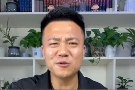 买来的猪头肉用辣椒炒一下，这味道简直了！再来个香煎活珠子！下酒菜这就好了，又是美好的一天！#抖音美食推荐官 #整点儿下酒菜 #爱做饭的男人 #爱美食爱生活 #美食