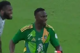 世一停😍马赫雷斯超丝滑停球破门一气呵成，外网超200万播放🔥#马赫雷斯 #吉达国民 #沙特联视频封面