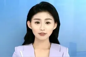 侃爷上海演唱会迟到40分钟，嫌雨太大提前退场，歌迷在雨中被伴奏硬控20分钟。#美丽主播说新闻