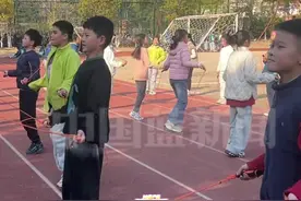 记者送检22个批次跳绳，有10款邻苯增塑剂超标，其中7款超30%，最高甚至超标400多倍！会导致孩子性早熟，尤其是女性！ #孩子使用跳绳后必须及时洗手 #警惕跳绳里的隐形杀手视频封面