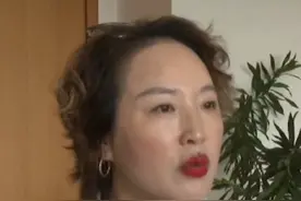 面对美国轮番加税的打击，温州一家美国出口额占比达70%的企业表示，目前企业正在积极自救，始终相信我们国家有力量。#关税 #贸易 #中美 （浙江之声记者林璐茗，瓯海融媒体中心，剪辑:谢一舒）视频封面