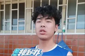 中国男足0-1不敌印度尼西亚，连续6届无缘世界杯正赛！球迷们看完比赛说......#原创  #河南dou知道  #街头采访视频封面