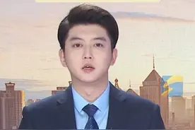 “跪行巨人”胡雷捐助榕江，取出全部存款，准备1万斤大米、500箱方便面等物资。做公益十余年，捐款超百万。#胡雷 #榕江 #援助视频封面