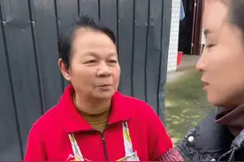 劳作已成农村老人生活的一部分,耍却耍不住了。劳作能获得成就感 在田间与邻里交流农事经验，能获得情感支持，避免孤独。大家一起讨论什么时候播种、施肥，在交流中增进感情。#纯粮食猪肉 #记录真实生活  #谁家没点土特产  #舌尖上的抖音  #农村土猪视频封面