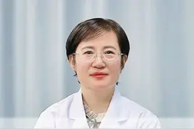 大三阳转小二阳，病毒量小于100，是不是不用治疗了？ #医学科普 #健康科普 #乙肝 #乙肝病毒 #健康治疗视频封面