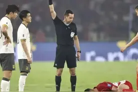 国足客场0-1不敌印尼，连续六次无缘晋级世界杯，潘粤明：在家自己踢着玩儿吧#大象主播说视频封面