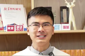 岁末回首，我们有《给读者的一封信》期待屏幕前的你亲启。（《瞭望》方舟重洋 实习生张齐航）视频封面