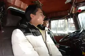 马克的疯狂双胞胎前女友-2 #热门 #搞笑 #挑战 #老外视频封面