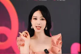 紫妹这是要和“巡”文化锁死了吗，一整个就是巡文化体验官了！#心动榜餐厅  #心动榜  #五一全国巡吃计划视频封面