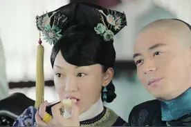 《如懿传》经过仔细对比后发现，如懿的手型不好看，不如找个手替