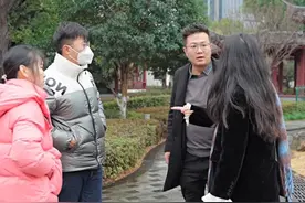好心帮忙给人拍照，却落入对方陷阱之中，新套路要当心 一不小心就上当！#防坑