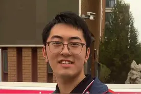 英语作文和语文作文哪个难？ 记者遭遇“超纲”回答  6月8日，高考第二天结束，记者询问考生英语作文和语文作文哪个难…