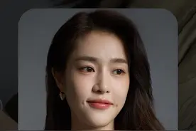 女孩惊恐的发现，闺蜜竟和前男友在一起！ #半熟男女 #田曦薇视频封面