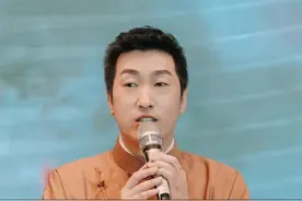 清明节日归故里，传承孝道寄情深，孝是一种动力，有时候成功缺的不是方法而是动力。到底是什么成就了今天周老师  #财商 #周文强 #孝顺 #正能量视频封面