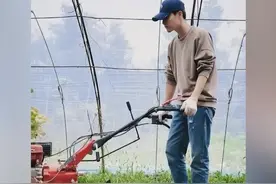 他坦言自己性格孤僻，不喜欢娱乐圈的勾心斗角，更享受与动植物相处的宁静