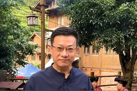 走进黄洛瑶寨 -这里有三怪#天下第一长发村 #黄洛瑶寨视频封面