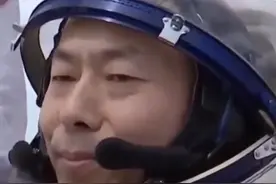 神舟十九号航天员蔡旭哲安全顺利出舱，深情告白祖国 ：我为我们伟大的祖国，感到骄傲！#欢迎神十九回家  #神十九航天员出舱视频封面