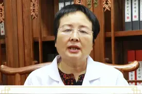 中医范亚兰主任讲 ：大肠炎和小肠炎有什么不同#中医 #胃病 #脾胃视频封面