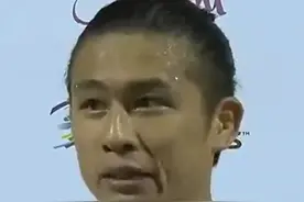 #张玉宁谈最后的进球  #张玉宁赛后英文接受采访   ：我们备战得很好，最后的进球是对我们奋力拼搏的奖赏，我对全队的努力感到非常骄傲。视频封面