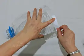 用过的水桶别扔！裁一刀穿根绳改造一下，多种用途家家都需要！视频封面