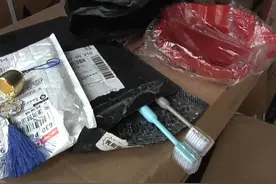 代理极兔速递 每天收恶意投诉被罚款，收件人全是假电话假姓名，极兔客服：疑似信息泄露 已将问题反映。#快递 #投诉 #极兔速递 #拆快递