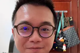 特朗普喊话：现在是美联储降息的绝佳时机！美联储主席鲍威尔回怼：不着急，有时间，再等等看。#特朗普  #鲍威尔  #美联储  #泰勒来了