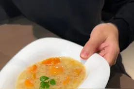 快快快！朋友们！家里电饭煲居然还能用来做这个红薯西米露，真的是又简单又好吃，快去做！！！#跟着抖音学做菜 #美食创作人计划 #红薯西米露视频封面
