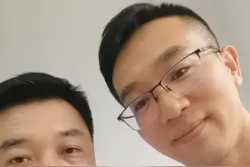 这种皮肤病夏季高发，手指上有小水泡很痒，怎么办？#健康传播为人民 #汗疱疹 #汗疱疹湿疹 #汗疱疹治愈方法视频封面