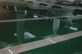 小区地下车库渗水，持续大半年？“天天跟养鱼场一样 电梯里都是水”（一）#地下车库 #漏水 #都市接到办 #河南dou知道视频封面
