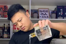今天休息一天，起早去早市买的笨猪肉，回家做个红烧肉，继续我一个人的快乐！#抖音美食推荐官 #人生得意须尽欢 #喝点小酒 #爱做饭的男人 #下酒菜视频封面
