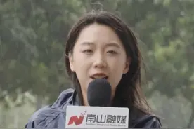 不要外出！受到台风“桦加沙”影响，深圳即将进入十级风力圈， 目前风力还在加大！再次提醒广大市民继续居家避险，不要外出，做好防御措施。#深圳台风#台风#台风桦加沙#台风桦加沙威力多强#桦加沙