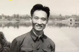 41年前他成为陕西第一位大体老师！致敬！缅怀！ 3月29日上午，西安交大医学部和陕西省红十字会举办了一场遗体、器官、角膜捐献者清明缅怀纪念活动。起点新闻记者在活动现场见到了陕西省第一位大体老师--梁培寿（殁年1984年）的家属。梁培寿老人生前是西北工业大学的教授，1984年因癌症不幸离世，离世前他毅然决定捐献自己的遗体，希望用生命最后的光亮为社会做最后的贡献。梁培寿老人是目前西安交通大学医学部有史料记录的最早的遗体捐献者，教师学者都尊重其为“无言良师”。视频封面
