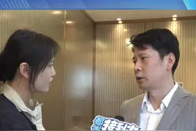3月21日，河南，郑州，女孩上班两年被老板刷走花11万?“之前让陪他出国现在算成了旷工”公司:之前关系好算满勤现在一板一眼 #都市接到办 #媒体精选计划视频封面