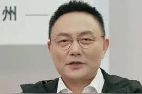 跨年演讲十年了，罗胖上台前还会紧张吗？ #跨年演讲  #创新  #自我调节  #罗振宇  #罗永浩视频封面