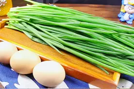 春天多吃小葱，教你一个神仙吃法，不炒不凉拌，营养美味又解馋视频封面