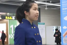 在贵阳地铁站内，遇到一个业务生疏却让我哭出声的站务员。 #贵阳地铁 #来自星星的孩子视频封面