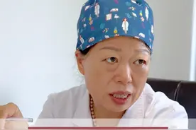 高危HPV感染应该一视同仁，很多人感染16 18型就比较紧张，但是非16 18反而不担心，以为不会有事呢，这个病例就是一个33型HPV一年病变的案例。#hpv #刘彦春  #女性健康 #医疗健康创作训练营 #硬核健康科普行动视频封面