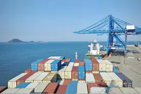 第一视角带你沉浸式体验船舶引航员的工作 #船舶代驾 #海上代驾 #在拍一种很新的vlog  #100种很新的人生体验