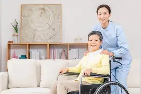 为老年人床上擦浴教学片 #家政 #养老护理 #关爱老人