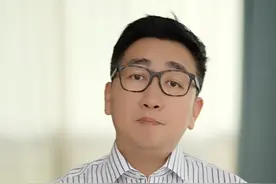 你上班以后对什么歌有了新的感悟呢？ #用背对背拥抱描述上班 #打工人的精神状态 #职场嘴替