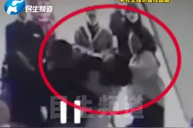 3月15日（发布）河南，桂林6日游看似便宜实则暗藏玄机？“包厢式强制购物，如果不买需补差价”，小伙：本来高高兴兴旅游，结果弄得满脸是伤#媒体精选计划 #桂林免费游到目的地却被强制消费视频封面