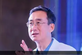 中国最相像的两个城市是武汉和上海。#华红兵  #上海  #武汉视频封面