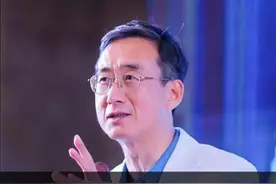 中国最相像的两个城市是武汉和上海。#华红兵  #上海  #武汉视频封面