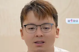专访成都地铁被诬陷偷拍案当事人追风小叶：被两名女生误会鞋面安装摄像头，站在人来人往的地铁站“被公开处刑”。 #地铁   #偷拍   #成都地铁被诬陷偷拍男子发声