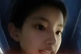 小孩姐“语文腔”朗读，刚开口就感觉穿越了，网友：从来没有用“语文”形容过一个人，这是我想象的我念书的声音 #配音  #朗读