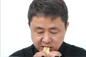 100多w人都想看的小麻团来了！教您一个小妙招，不开裂不爆浆！#麻团#中式面点#美食趣胃计划#在家做美食  