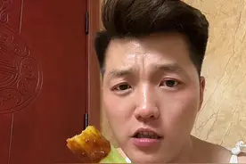 下班后的路边摊烧烤，是治愈我一天疲惫最好的方式，列气！ #夏天的路边摊有多好吃#夏天拒绝不了的美食#烧烤#vlog日常#撸串儿约起来视频封面